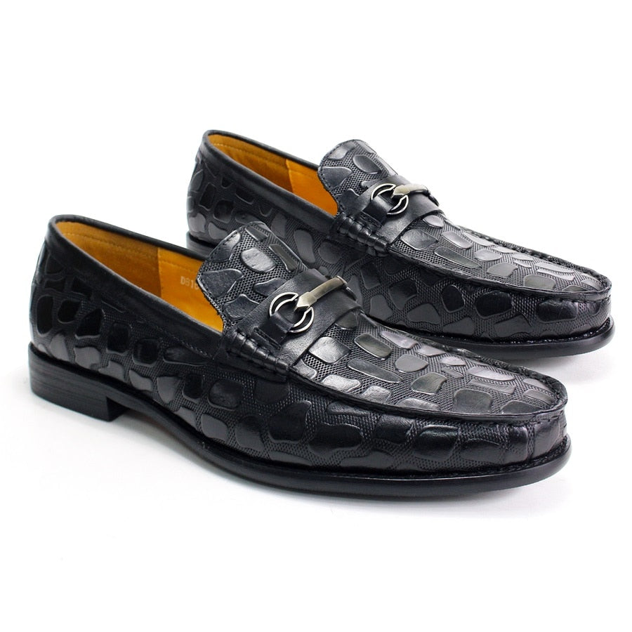 Stylish Classic Cowhide Leather Slip-On Men's Loafers with Rock Texture