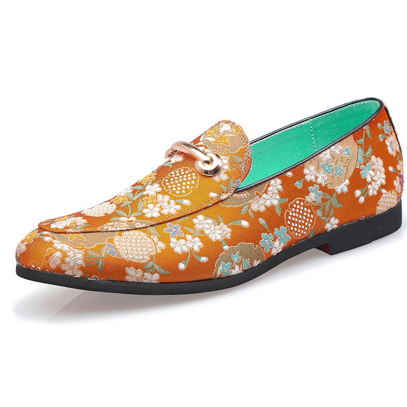 Men's Casual Chinese Embroidery Pointed Toe Loafers with Free Shipping