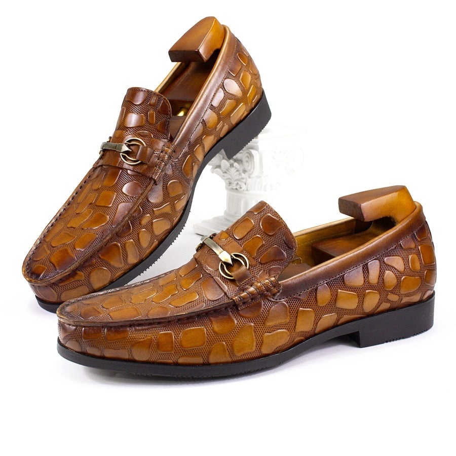 Stylish Classic Cowhide Leather Slip-On Men's Loafers with Rock Texture