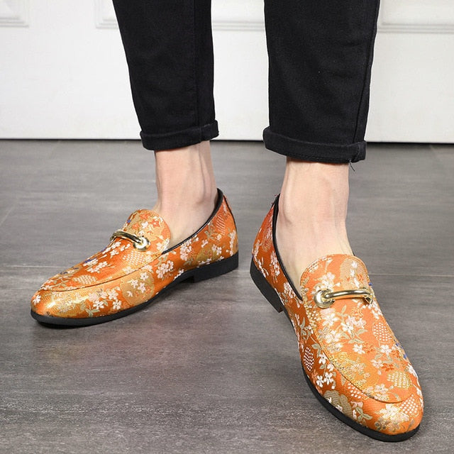 Men's Casual Chinese Embroidery Pointed Toe Loafers with Free Shipping