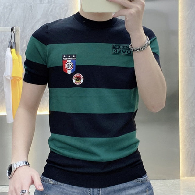 Men's Short Sleeve T-Shirt with Bold Stripes and Eye-catching Patch