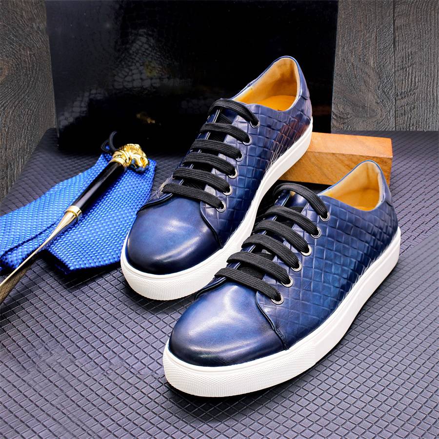 Exquisite Solid Handmade Anyam Pattern Casual Sneakers for All Occasions