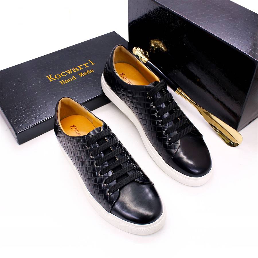 Exquisite Solid Handmade Anyam Pattern Casual Sneakers for All Occasions