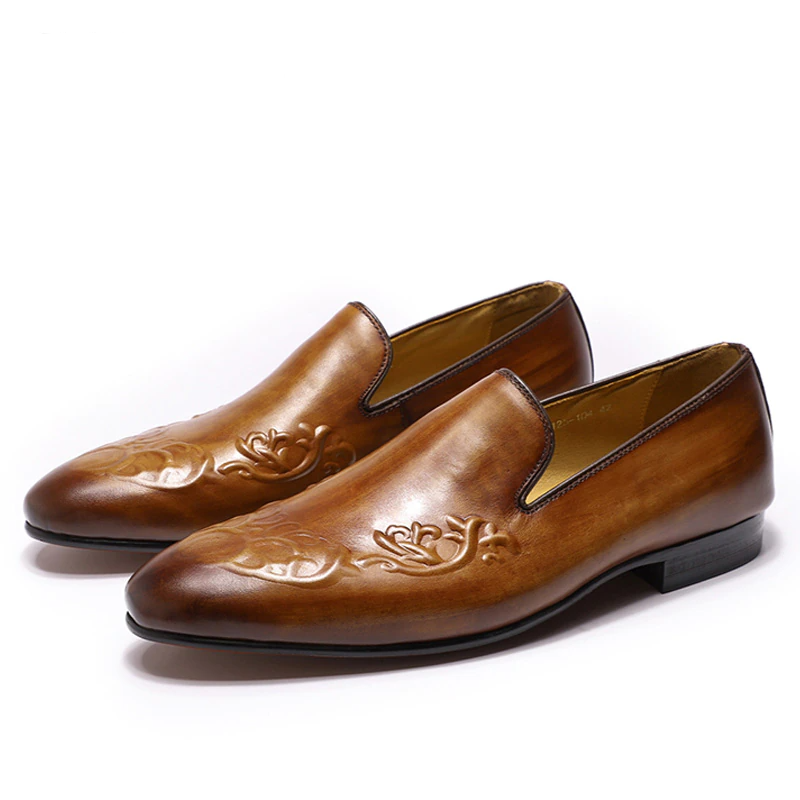 Stylish Flower-Carved Leather Loafers for Comfortable and Durable Footwear