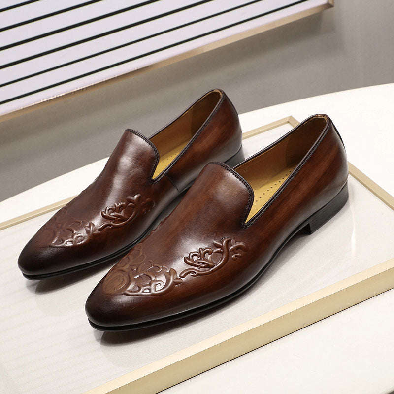 Stylish Flower-Carved Leather Loafers for Comfortable and Durable Footwear