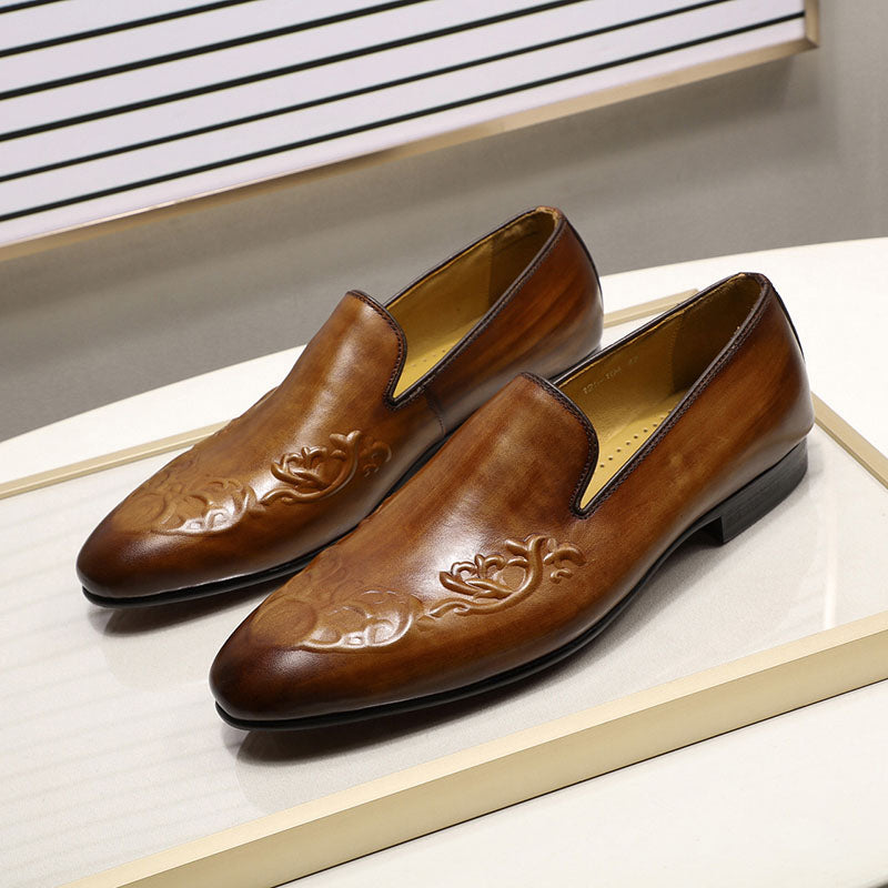Stylish Flower-Carved Leather Loafers for Comfortable and Durable Footwear