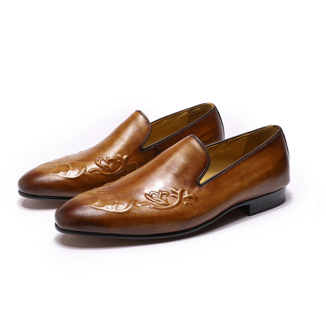Stylish Flower-Carved Leather Loafers for Comfortable and Durable Footwear