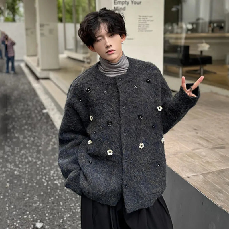 Men's Loose Floral Beaded Cardigan for a Casual Sophistication