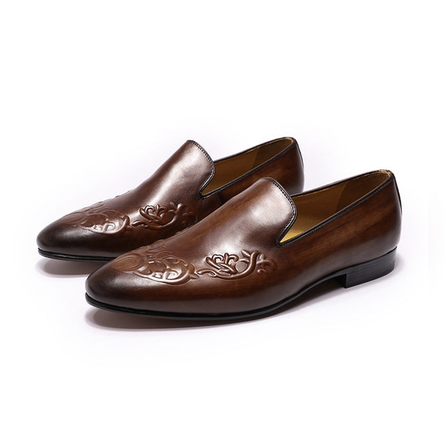 Stylish Flower-Carved Leather Loafers for Comfortable and Durable Footwear