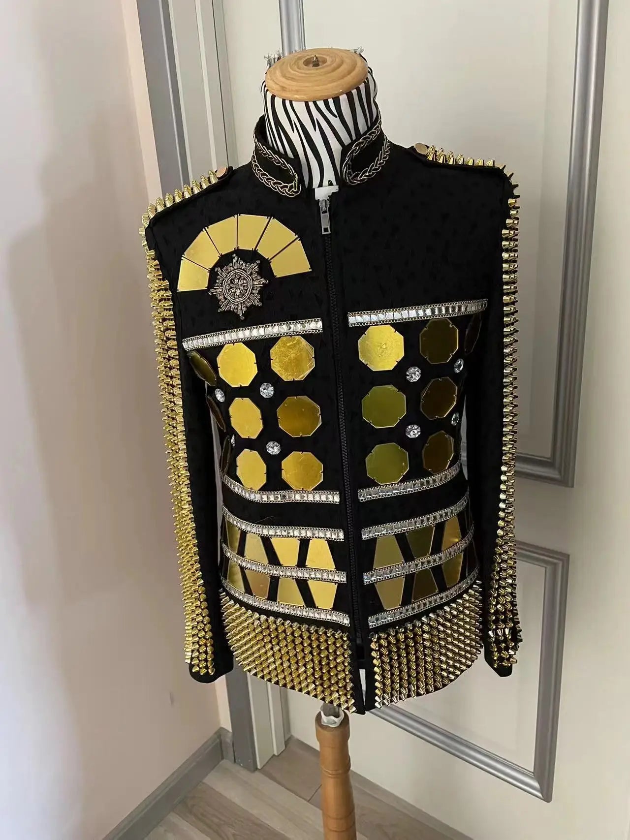 High-Performance Gold Mirror Lens Riveted Jacket for Fashionable Warmth