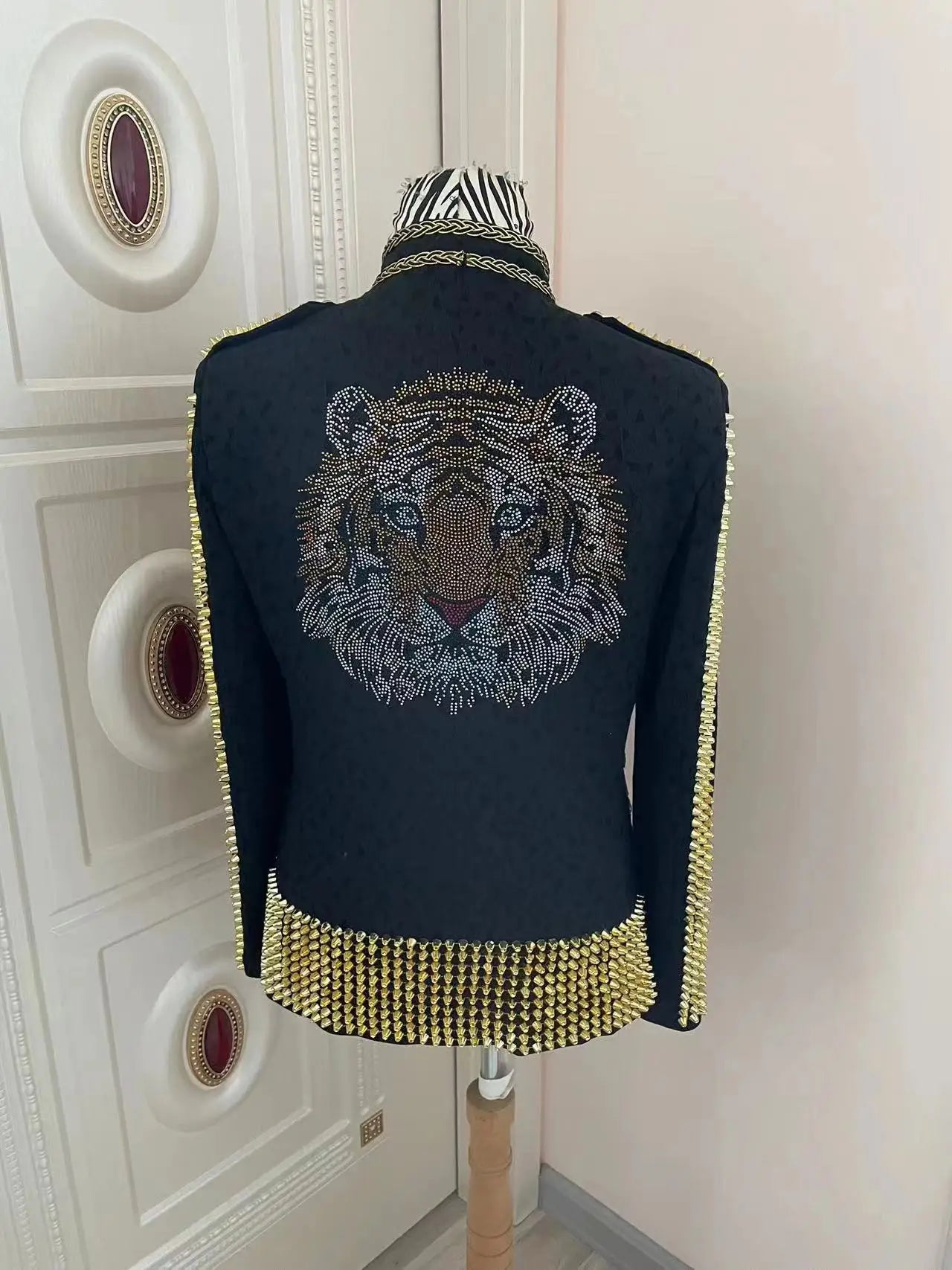 High-Performance Gold Mirror Lens Riveted Jacket for Fashionable Warmth